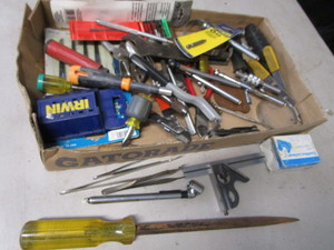 lot 280 image: Tools Square, Tweezers, Tube Cutter