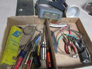 lot 283 image: Screwdrivers, Magnify, Pliars