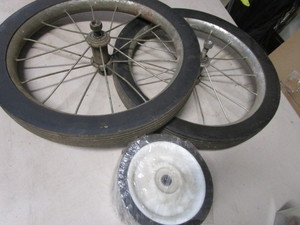 lot 285 image: Garden Tires