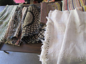 lot 290 image: Throw Rugs