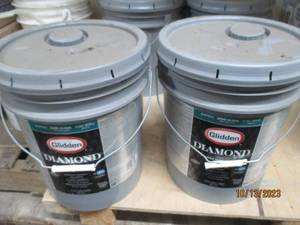 Glidden Diamond Acrylic paint primer. pure white. 4.84 gallon bucket 2ct