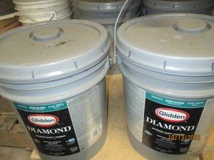 Glidden Diamond Acrylic paint primer. pure white. 4.84 gallon bucket 2ct