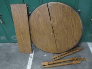 Round table with one leaf