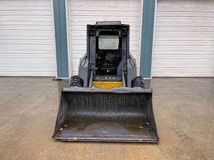 lot 1 image: 2008 New Holland L170 Skid Steer with 920 Hours
