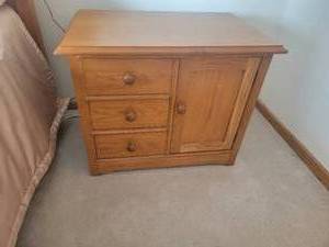 lot 12 image: Thomasville Impressions Handsome Oak Nightstand A