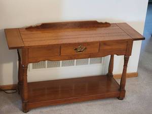 lot 37 image: Contemporary Mersman Console Table