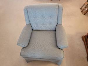 lot 80 image: Pennsylvania House Rolled Armchair