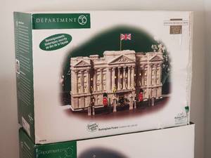 lot 67B image: Department 56 Christmas Village - London Christmas (4)