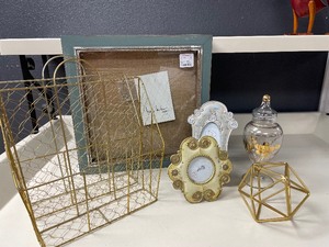 Misc Home Decor, Picture frames, Vi...