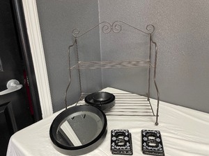 Small Metal Stand with circle mirro...