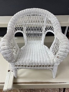 Vintage Childs Wicker Rocker...