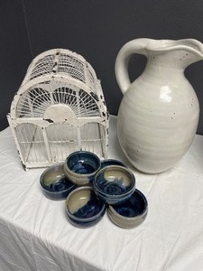 Vintage Shabby Bird House and 6 cro...