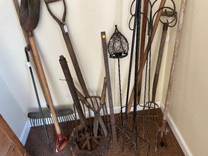 Misc yard pieces and tools...