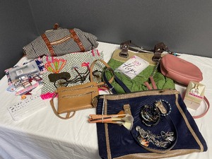 Hello Kitty Watch,purses, bags, jew...