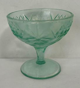 8 Vintage US Glass Floral and Diamond Fruit  Sherbet Dishes