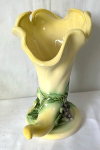 Vintage Hull Fiesta Vase