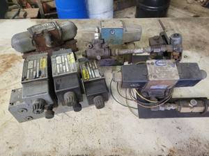 Lot of Assorted Hydraulic Directional Valves - Parker, Vickers, Continental Hydraulics and More