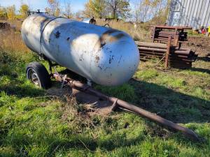 500 Gallon Propane Tank on Trailer
