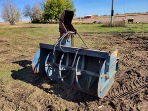 5 Skid Loader-Mounted Hydraulic Snowblower