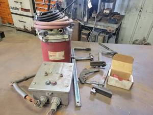 SANBORN Pneumatic Paint Tank, Clamps, Regulator and More