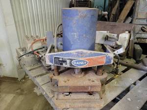 DANLY 1-Ton Air Press - 80 PSI with 2.5 Stroke
