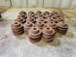 (44) New Cast Iron 3 Pulleys with 34 Keyed Bores