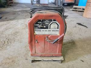 Lincoln ACDC Arc Welder - 230V 1 Phase
