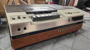 Vintage Magnavox Tape Player VJ8225BRO1