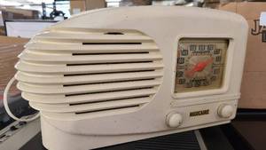 Vintage Musicaire Art Deco styled radio
