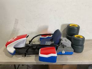 lot 243 image: Mario Kart 24V Battery Powered Ride-On