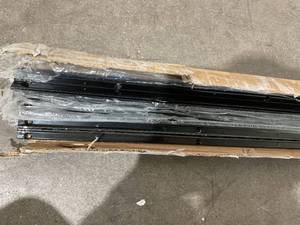 lot 333 image: Econoco 10-Pack Black 4 ft. Rectangular Tubing