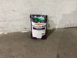 lot 341 image: Jonathan Green Mag-I-Cal Plus for Lawns in Acidic & Hard Soil