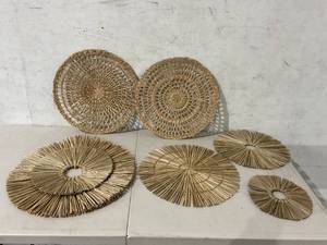 lot 369 image: Boho Basket Rattan Wall Decor