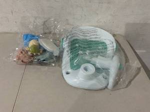 lot 370 image: Baby Bath Seat with Accessories - White & Aqua