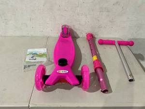 lot 399 image: BELEEV A2 Rose Pink Kick Scooters for Kids