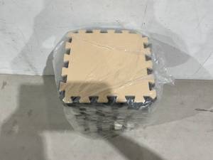 lot 409 image: LOT OF 36 qqpp EVA Rubber Interlocking Puzzle Foam Floor Mats - White, Beige, Gray