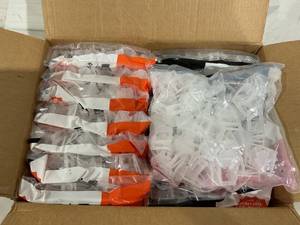 lot 464 image: GOOD XEN 116 Tile Leveling System  1,500 PCS Tile Spacers