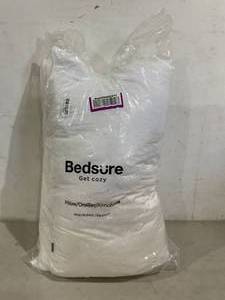 lot 499 image: Set of 2 Bedsure King Size Pillows - White