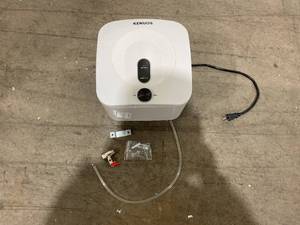 lot 84 image: Kenuos 110V-120V 1.5Kw Small Under Sink Tank 2.5 Gallon Water Heater