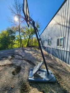 lot 5 image: Spalding Adjustable Basketball Net
