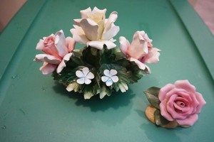 lot 54 image: Collectible Vintage Italian Nuova Capodimonte Porcelain Hand-made Rose Bouquet Flowers Basket Trinket, Rose by Andrea 1988