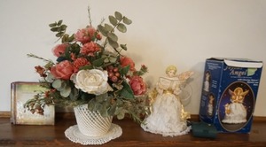 lot 92 image: Home DeCor Floral Arrangement Joyous Angel Daily Inspirational Books Etc.