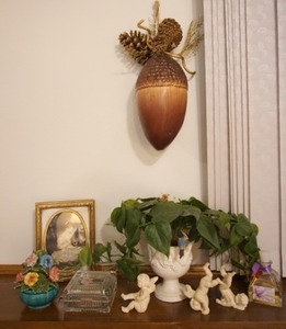 lot 69 image: Home DeCor Vintage