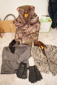 lot 139 image: Clothing Mens Size-Large Wolverine Field-n-Stream Thin-sulate Winter Hunting Camouflage Coat Jacket...