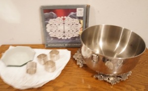 lot 150 image: Collectible International Silver Company, Towler Napkin Rings Etc.
