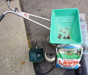 lot 28 image: Lawn RedDevil Seed Fertilizer Spreader Etc