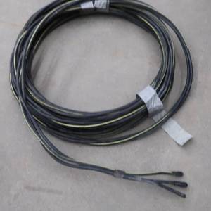 lot 19 image: WIRE WITH 6 STRANDS OF SILVER COLORED METAL