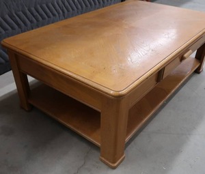 lot 30 image: HUGE WOODEN COFFEE TABLE THAT ELEVATES TO A REGULAR TABLE