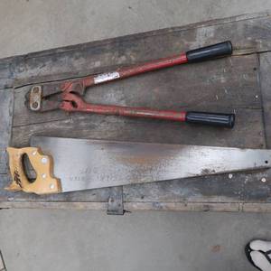 lot 70 image: BOLT CUTTERS  SAW