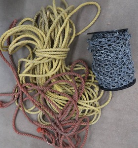 lot 72 image: NEW ROLL OF 30  SINGLE LOOP CHAIN